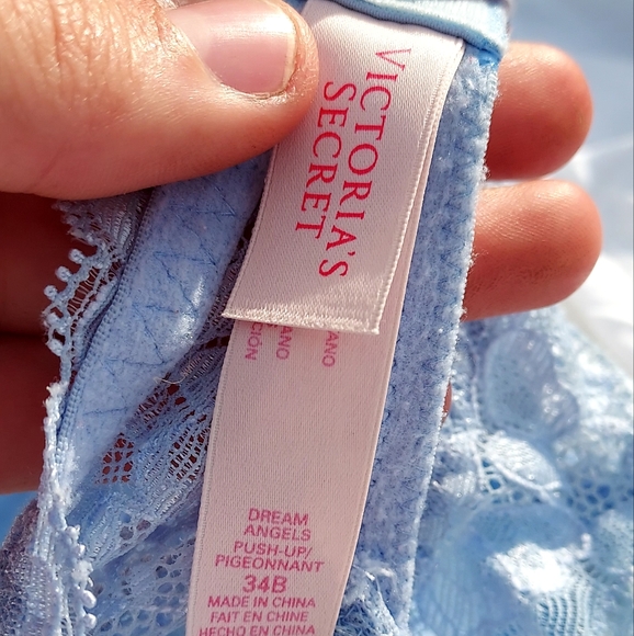 Victoria's Secret Women's Beautiful Blue Push-up Bra - Picture 7 of 7